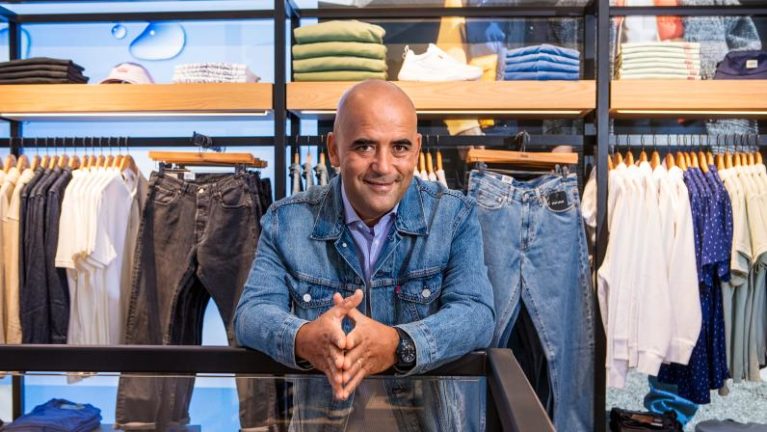 How does Levi Strauss manage to stay relevant and capture new markets - DHL  Express