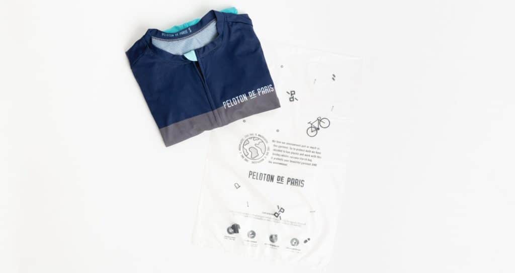 Cycling gear by Peloton de paris. A blue T-shirt